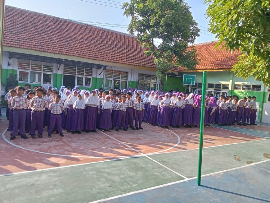Siswa SD Negeri Candi Gelar Halal Bihalal Bersama Guru dan Staf