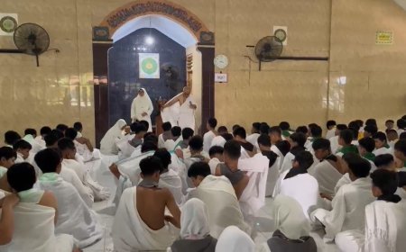 Menjalani Ujian Praktik sambil belajar  Manasik Haji di SMP Negeri 1 Waru