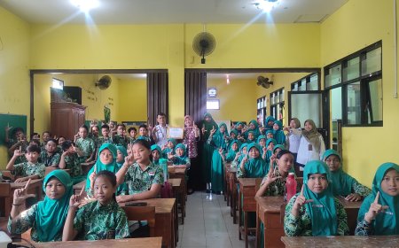 Digital Studentpreneur di SDN Damarsi, Sidoarjo: Membangun Kreativitas dan Jiwa Entrepreneur Siswa