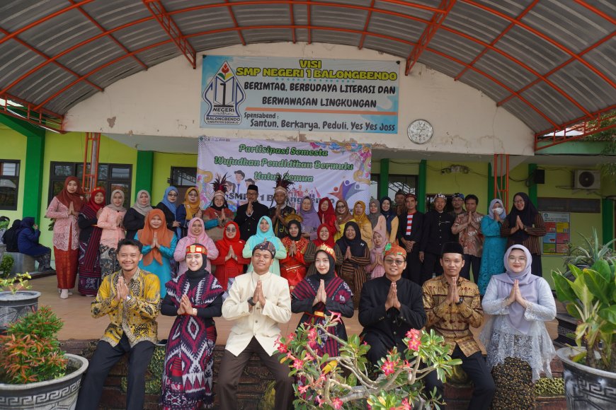 Semangat Belajar untuk Masa Depan Cerah: Upacara Hari Pendidikan Nasional 2025 di SMP Negeri 1 Balongbendo