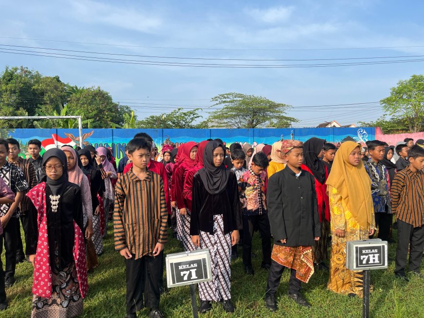 Semarak HARDIKNAS SMP Negeri 1 Prambon: Membangun Karakter Peserta Didik melalui Perlombaan Edukatif