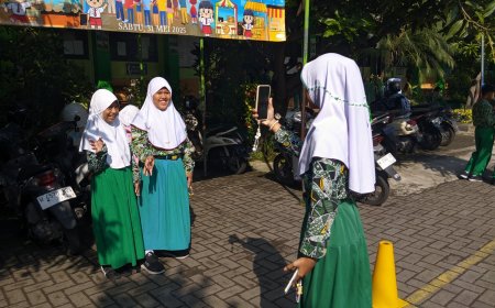 Digital Studentpreneur Bangkitkan Semangat Wirausaha Digital di SDN Pepelegi 2