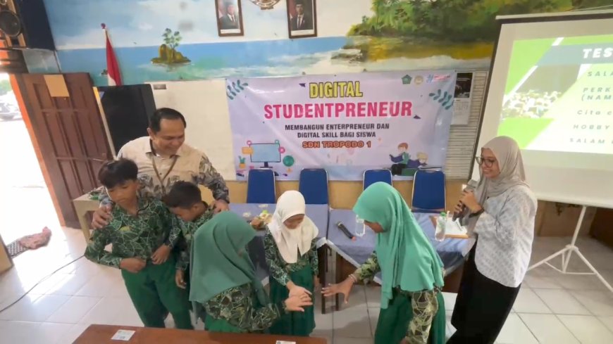 "SDN TROPODO 1 Dorong Siswa Jadi Public Speaker dan Kreator Web Lewat Digital Studentpreneur"