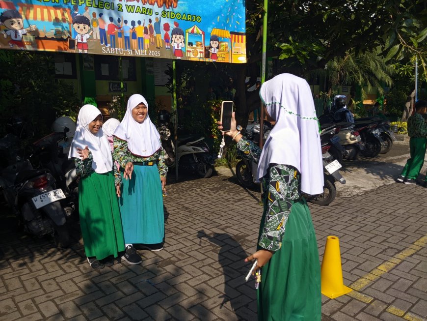 Digital Studentpreneur Bangkitkan Semangat Wirausaha Digital di SDN Pepelegi 2