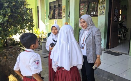 Digital Studentpreneur Bangkitkan Kreativitas Digital Siswa SDN Sumorame Candi