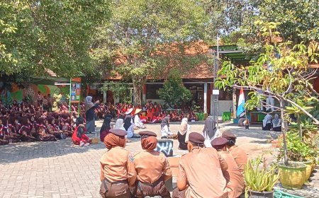 KREATIVITAS TANPA BATAS: UNJUK TALENTA SMPN 1JABON MERIAHKAN HARI SABTU