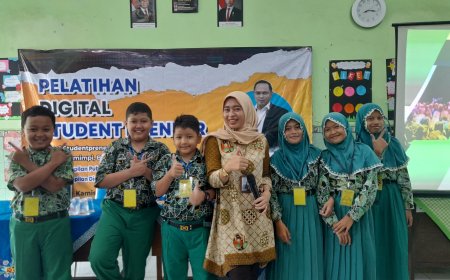 Siswa SDN Tlasih Antusias Ikuti Kegiatan "Digital Studentpreneur"