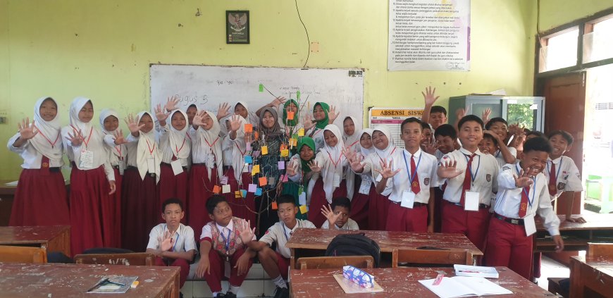 SMPN 1 JABON MPLS RAMAH : MEMBUAT POHON HARAPAN, DENGAN SEMANGAT YANG MEMBARA