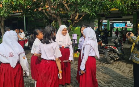 Pembekalan Keterampilan Digital untuk Siswa SDN Sedatiagung Melalui Program Digital Studentpreneur