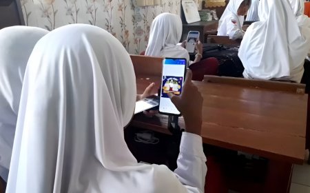 "Bekali Siswa Hadapi Masa Depan, SDN Trompoasri 2 Laksanakan Program Digital Studentpreneur"
