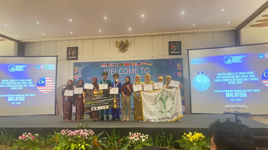 Siswa SMP Al Muslim Raih Medali Perak dalam Ajang IRPrO 2025 Internasional Melalui Karya yang Berjudul "Suara Tak Terdengar (THERASCRAP)"