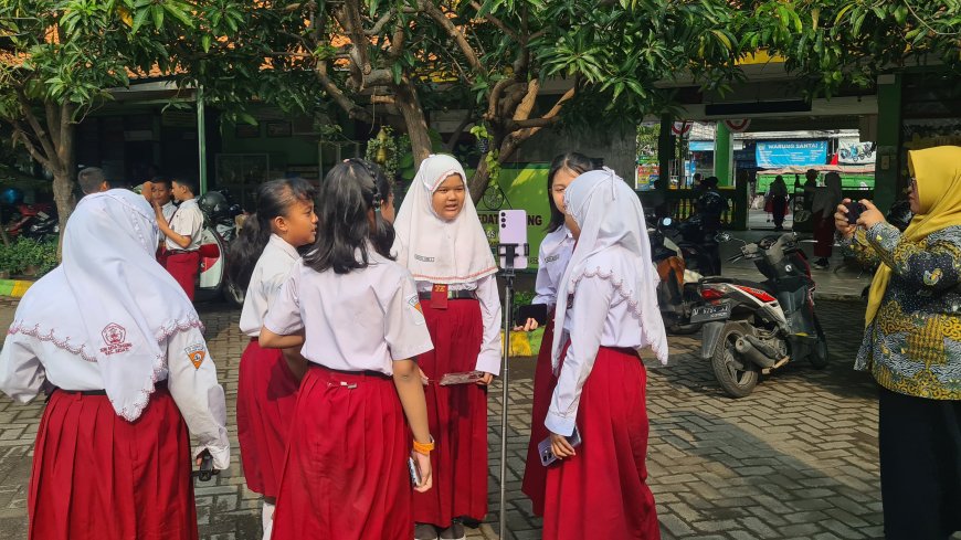 Pembekalan Keterampilan Digital untuk Siswa SDN Sedatiagung Melalui Program Digital Studentpreneur