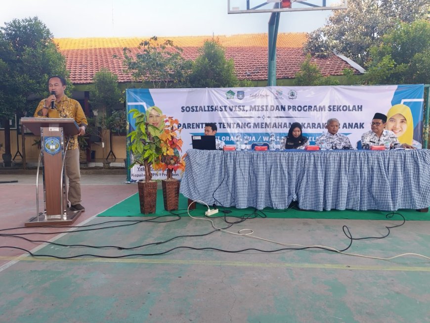 Sosialisasi Visi, Misi dan Program Sekolah kepada Wali Murid di SMPN 1 Prambon