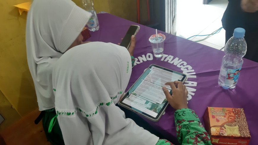 Digital Studentpreneur: Siswa SDN Kalisampurno 3 dan SDN Kalitengah 1 Belajar Public Speaking hingga Web Personal