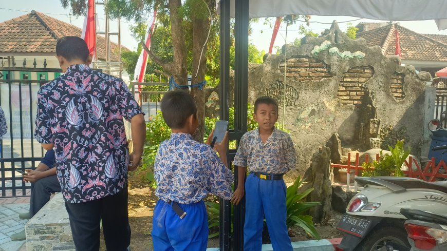Siswa SDN Semambung Antusias Ikuti Program Digital Studentpreneur
