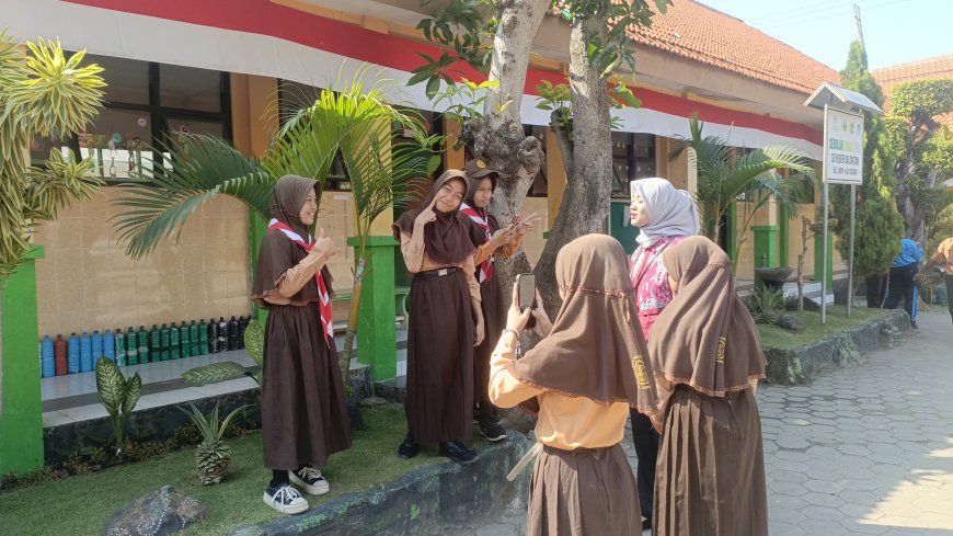 Digital Studentpreneur SDN Balongtani : Cetak Siswa Memahami Basic Menjadi Content Creator