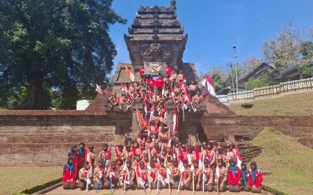 SMP Negeri 1 Krembung Melatih Kegigihan Murid melalui Napak Tilas Kirab Bendera Merah Putih untuk Memperingati HUT ke-80 Republik Indonesia.