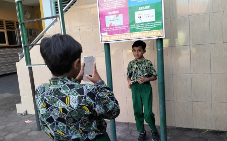 50 Siswa SDN Krian 3 Antusias Ikuti Pelatihan Public Speaking hingga Web Personal