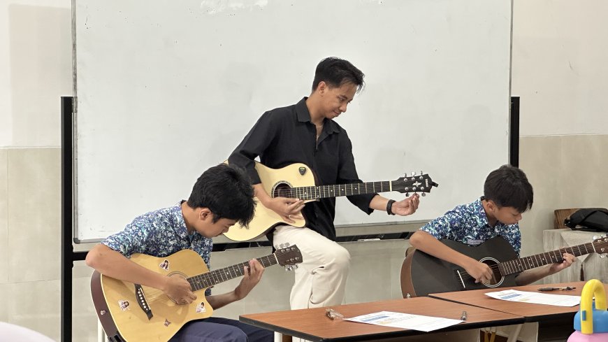 SMP AL MUSLIM JAWA TIMUR GELAR CAREER DAY 2025: TANAMKAN PROFIL LULUSAN "PERSONAL EXCELLENT" DAN JADIKAN SISWA SIAP HADAPI MASA DEPAN