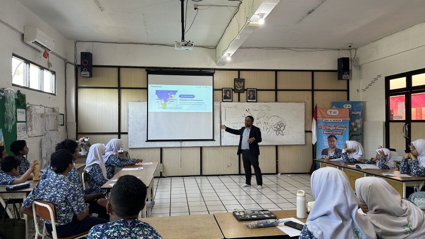 SMP AL MUSLIM JAWA TIMUR GELAR CAREER DAY 2025: TANAMKAN PROFIL LULUSAN "PERSONAL EXCELLENT" DAN JADIKAN SISWA SIAP HADAPI MASA DEPAN
