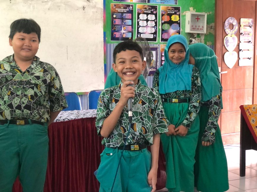 Digital Studentpreneur Kembangkan Jiwa Kewirausahaan Digital di SDN Jeruk Gamping