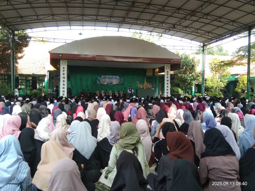 Peringatan Maulid Nabi Muhammad SAW di SMP Negeri 1 Krembung Sekaligus Lestarikan Budaya Jawa
