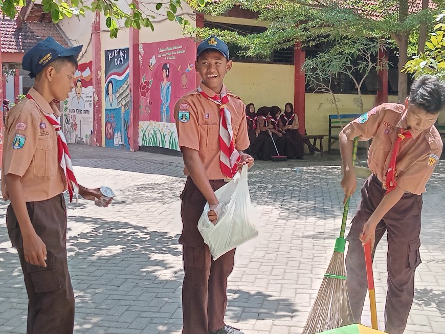 World Cleanup Day 2025: Aksi Nyata Peduli Lingkungan di SMPN 1 Jabon