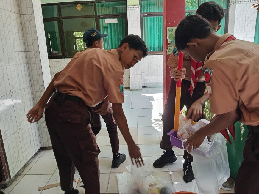 World Cleanup Day 2025: Aksi Nyata Peduli Lingkungan di SMPN 1 Jabon