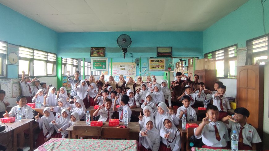 Membangun Generasi Kreatif dan Percaya Diri melalui Digital Studentpreneur di SDN Cangkring 1