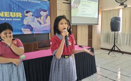 Generasi Percaya Diri: Siswa SD Kemala Bhayangkari 10 Berlatih Public Speaking dan Kreativitas Digital