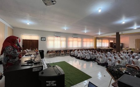 Pelatihan MPK dan OSIS SMPN 1 Jabon: Bangun Jiwa Pemimpin Muda