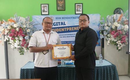 Membangun Jiwa Wirausaha Digital Sejak Dini Lewat Kegiatan Digital Studentpreneur di SDN Bendotretek 1