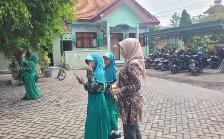 Dari Kelas Menuju Dunia Digital: Siswa Belajar Jadi Konten Kreator dalam Program Digital Studentpreneur