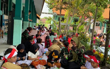 Semangat Sumpah Pemuda di SDN Banjarsari: Kolase Pahlawan dari Kemasan Snack Meriahkan Hari Bersejarah