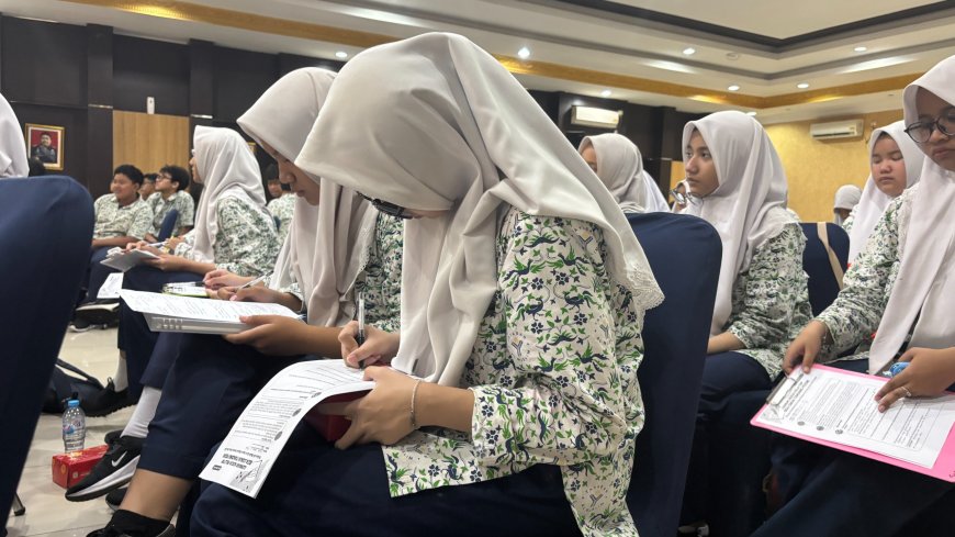 Kunjungan Edukasi SMP Al Muslim di Kantor Bea Cukai Tanjung Perak