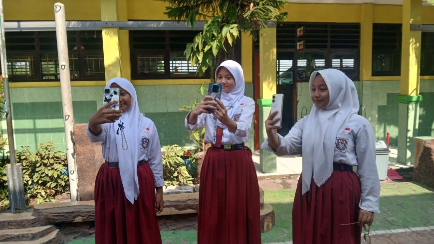Menumbuhkan Jiwa Wirausaha Sejak Dini melalui Digital Studentpreneur di SDN Simogirang 1