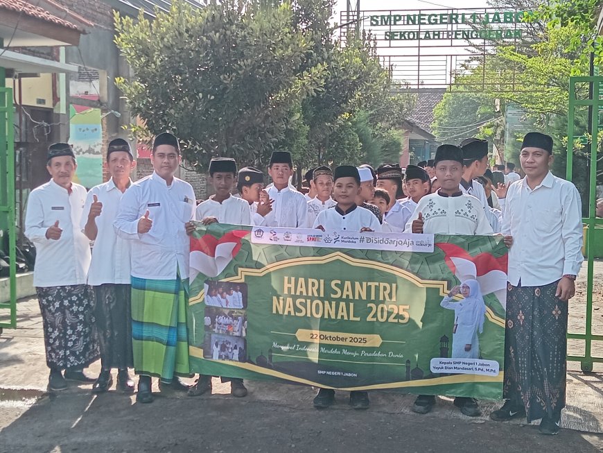 Dari Hati Santri untuk Ibu Pertiwi: SMPN 1 Jabon Merayakan Hari Santri dengan Khidmat