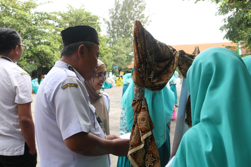 Dari Limbah Jadi Karya, Gebyar Korukikuler PJBL SMPN1 Jabon Bersama Tim DLHK