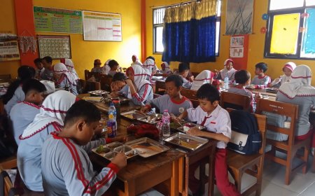 Antusiasme Siswa Sambut Makan Bergizi Gratis Perdana di SD Negeri Candi
