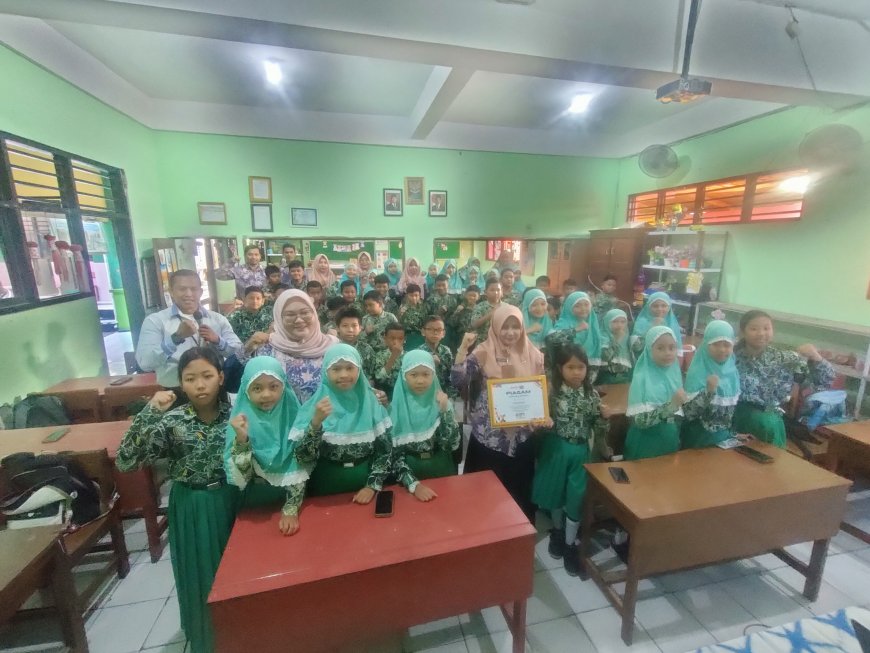 Digital Studentpreneur II SDN Bohar: 51 Siswa Kelas 4 dan 5 Asah Kreativitas Lewat Storytelling hingga Desain E-Book