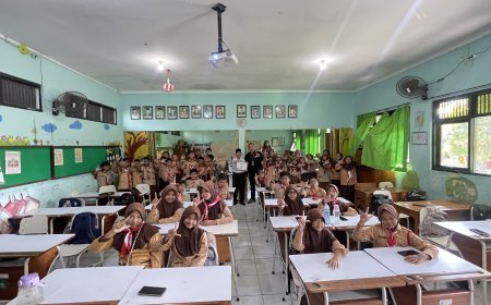 Pelatihan Literasi Digital di SDN Banjarkemantren 2: Tingkatkan Kreativitas Siswa Melalui Storytelling dan E-book