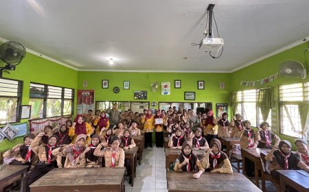 Pelatihan Literasi Digital Tingkatkan Kreativitas Siswa SDN Sruni 2 Gedangan