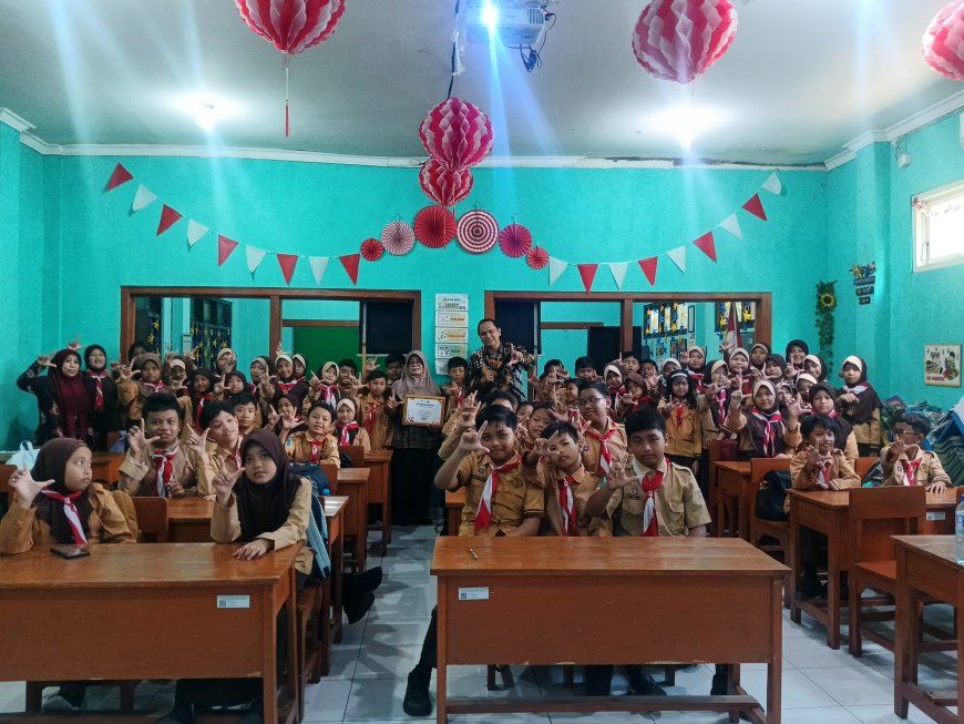 Digital Studentpreneur SDN Geluran 1: Bekali Siswa Keterampilan Storytelling hingga Desain E-Book di Era Digital