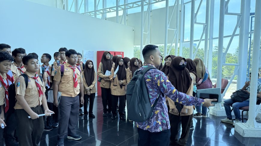 Siswa SMP Al Muslim Belajar Bahaya Adiksi Digital Lewat Kunjungan Edukatif ke RS Menur