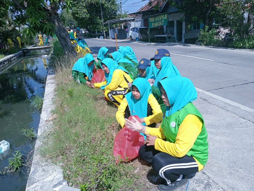 SMPN 1 Jabon Bergerak Wujudkan Lingkungan Bersih Lewat Program Gemar Bermasyarakat