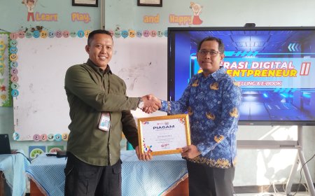 Digital Studentpreneur II di SDN Sidokare 3 Tingkatkan Kreativitas dan Literasi Digital Siswa