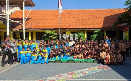 Belajar Hidroponik, Siswa Kelas 4 SDN Bringinbendo 1 Manfaatkan Botol Bekas untuk Menanam Kangkung dan Pakcoy