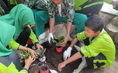 Eco Mini Garden: Integrasi Program Adiwiyata dan Kegiatan Kokurikuler di SMPN 1 Prambon