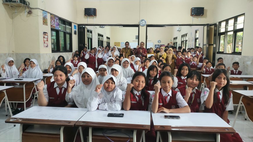 Digital Studentpreneur II SDN Pucang 1: Cetak Generasi Kreatif dan Melek Digital Sejak Dini