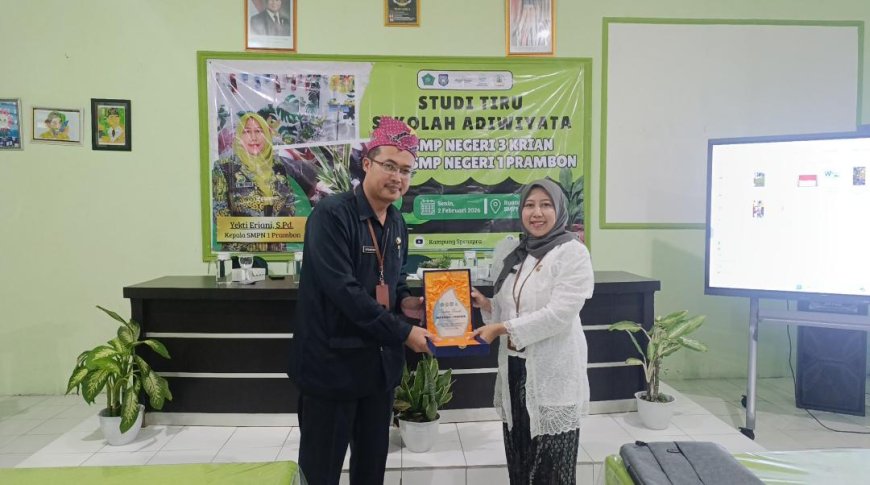 Studi Tiru Sekolah Adiwiyata SMPN 3 Krian  ke SMPN 1 Prambon